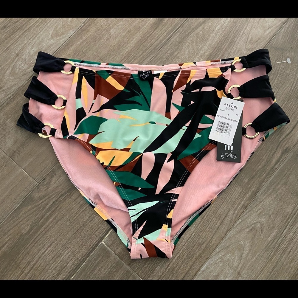 Allure High Waisted Ring side tab Bottom